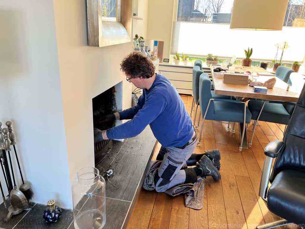 Schouwveger Nieuw-Vennep kleed schoorsteenreiniger Schouwveger Nieuw-Vennep kleed schoorsteenreiniger